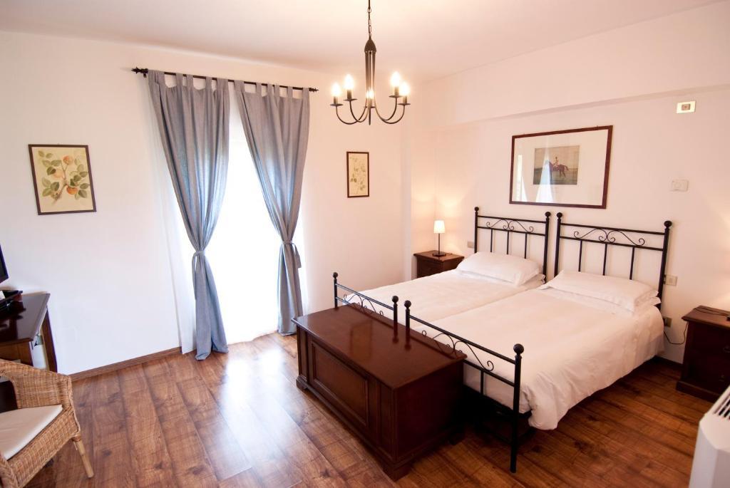 Agriturismo Villa Irelli Castellalto Bilik gambar